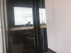 门面-BLACKSWAN黑天鹅(环球店)