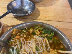 -柳州肥姨妈大骨螺蛳粉(沙河店)