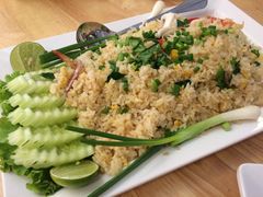 -J Daeng Seafood
