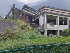 -四川汶川特大地震漩口中学遗址