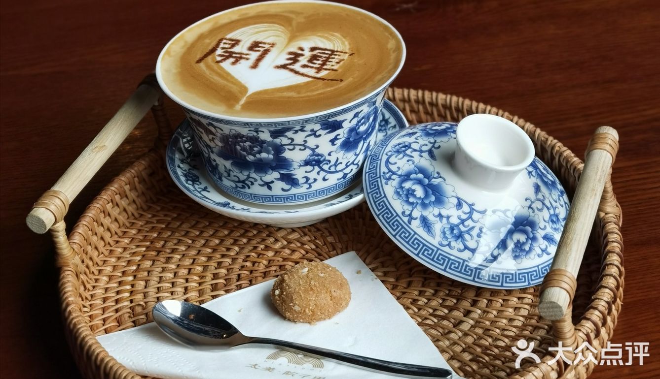 用茶碗喝咖啡也太有趣了吧！