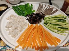 -云海肴·汽锅鸡·云南菜(天山百盛优客店)