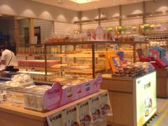 面包甜点陈列柜-面包新语(滨湖万达店)