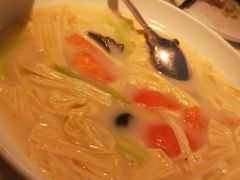 浓汤煮鲜腐竹-汤城小厨•粤菜•靓汤(金宝街店)