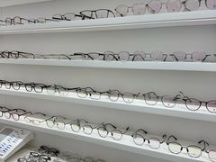 -美式眼镜·授权蔡司.依视路.尼康.豪雅.明月(南翔印象城店)