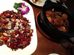 -阿瓦山寨·湘菜现炒·剁椒鱼头王(咸阳总店)