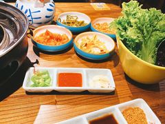 -明洞阿姨·韩式酱蟹烤肉·创意料理(三元桥店)