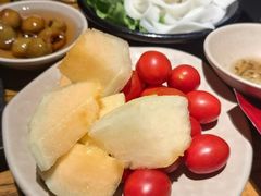 -老牌坊云南鱼豆花火锅(爱建店)