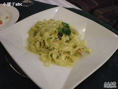 宽面条拌烟熏三文鱼蘑菇奶油汁意面-Jack‘s Place 杰克地方西餐厅(新街口店)