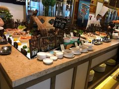 自助取餐区-大中华希尔顿酒店-念自助餐·嗨啤·小龙虾