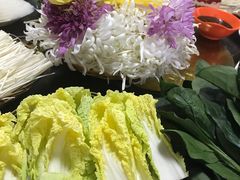 涮菊花-华强阁菊花宴自助火锅店
