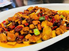 宫保鸡丁-夫妻肺片·中华老字号·正宗川菜(春熙路店)