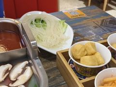 -鸡遇虾煲干锅火锅(小寨金莎店)