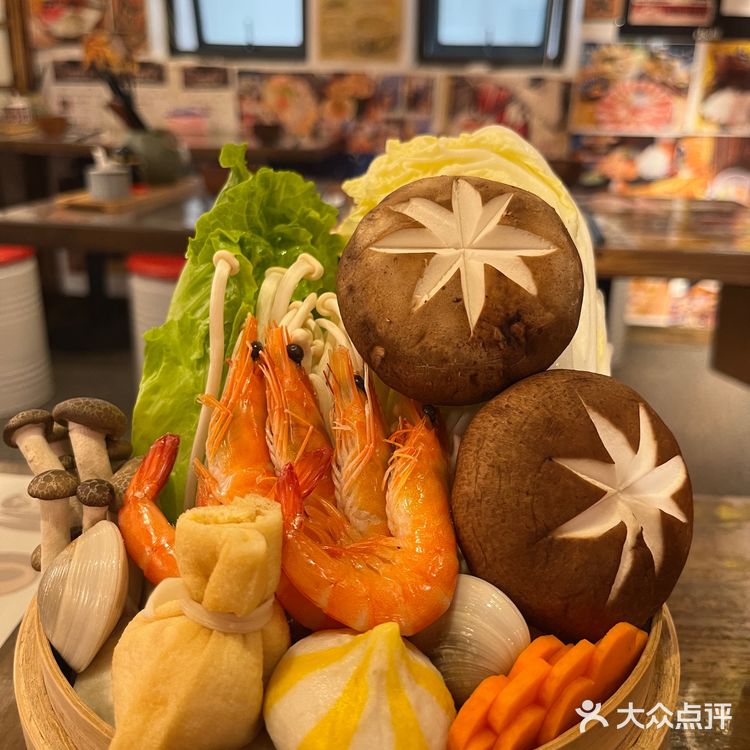 颜值超高，女孩子很难不爱。食材新鲜，螺跟虾都很鲜