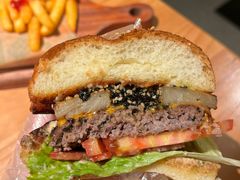 -三勾JJJ Burger&Coffee(梅溪湖店)
