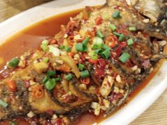红烧鲫鱼-湘缘道客•湘缘饭店·25年湘菜馆(古墩路店)