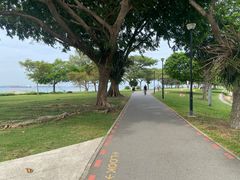 -东海岸人工湖美食村