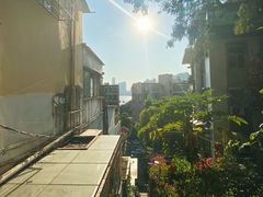 -彳亍咖啡·这里(水湾路店)