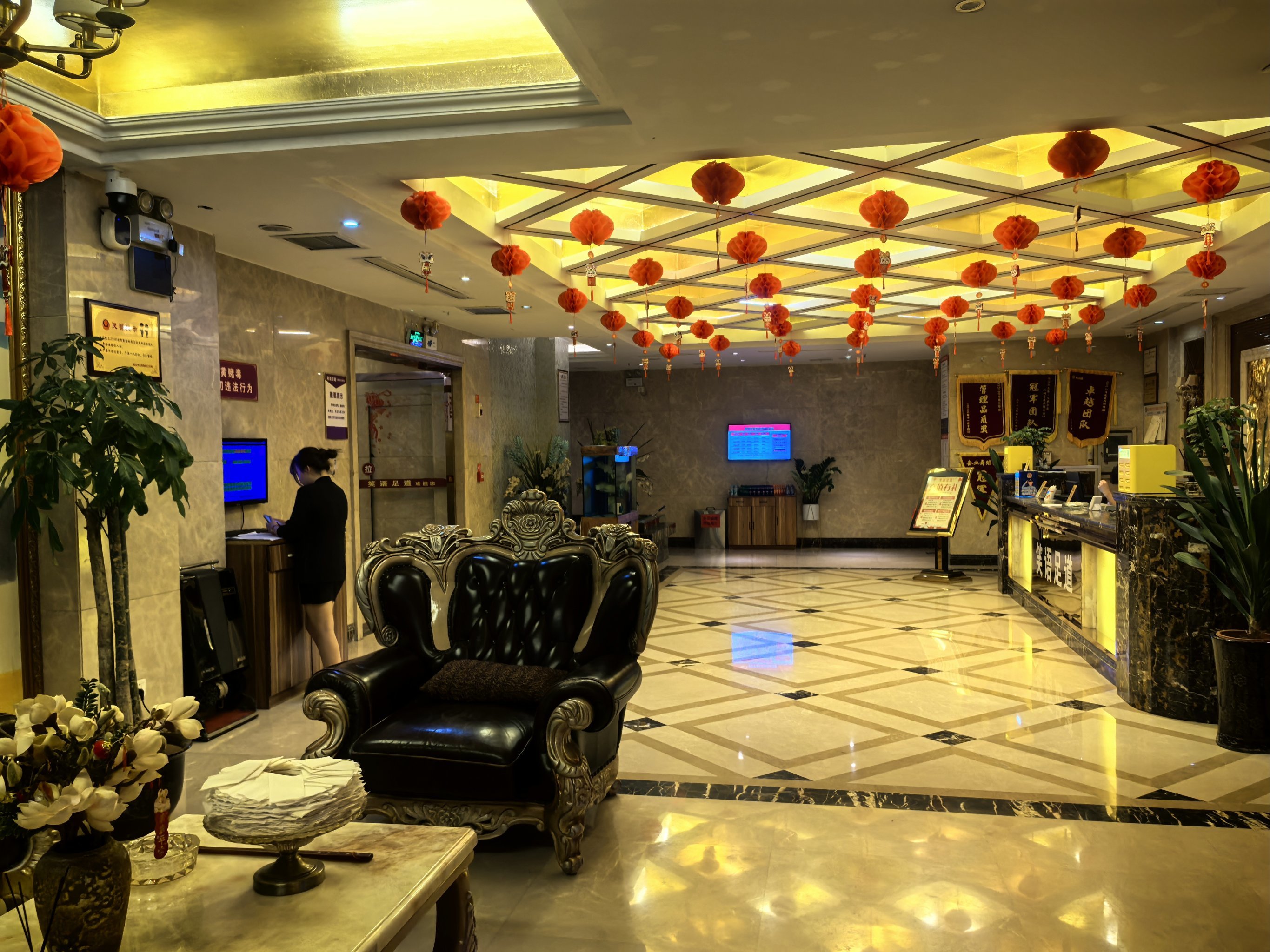 整洁走廊心情好