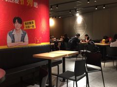 大堂-麦当劳(中山公园龙之梦店)