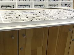 -MiRi眼镜连锁·蔡司·尼康控优点合作店(莘庄店)