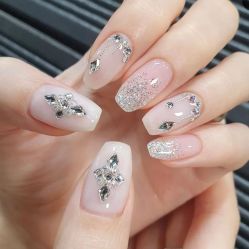 -悦指间美甲美睫