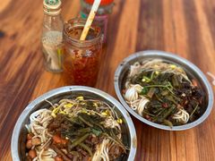 -灵山卢梅燕粉店