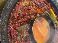 -黄潇洒老火锅(九眼桥宏济巷店)