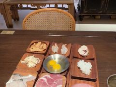 -银米·云南传统过桥米线(双廊黑金冠店)