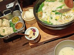 -银米·云南传统过桥米线(双廊黑金冠店)