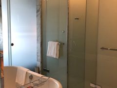 -上海滴水湖皇冠假日酒店