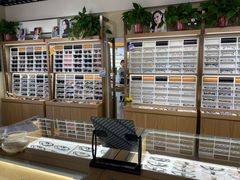 -视野联行眼镜·蔡司授权店(长白万象汇店)