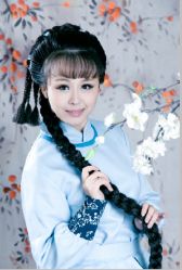 点击看大图 沈芳-九月鹰飞汉服摄影工作室