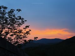 -鬼笑石后山停车场