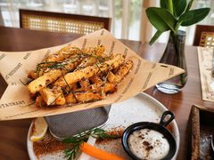-Mark&Mars Restaurant