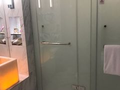 -上海滴水湖皇冠假日酒店