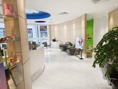 -瑞尔齿科(上海长风大悦城店)