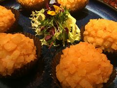 咸蛋黄鲜虾球-荟廷·晶萃(陆家嘴尚悦湾店)
