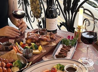 海关路二楼这家复古小洋楼餐酒吧好有格调 从装修风格到