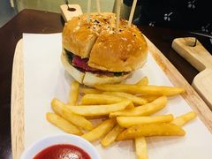 祖母超级至尊汉堡-G+KITCHEN(龙湖狮山天街店)