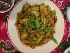 -闯关东东北农家菜(崂山石老人店)