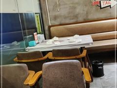 大堂-肥肥虾庄·金牌油焖大虾(汉口城市广场店)