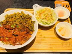 香辣五花篙菜丼-熊吞·大碗丼烧肉饭(西市场嘉华店)