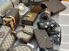 -聚云奢二手奢侈品黄金手表包包回收·中古店(中福城店)