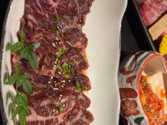 -山川小町·极番烧肉(新地假日广场店)