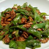 从地铁三号线胡家庙D口出来，往北100米