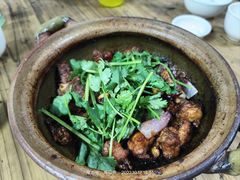 腊肠排骨煲-海口滨海新村143号海南老字号炒菜店