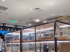 面包甜点陈列柜-奈雪的茶(新天地广场PRO店)