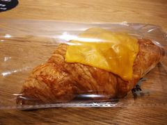 新西兰芝士牛角-PAPER STONE BAKERY(天汇广场店)