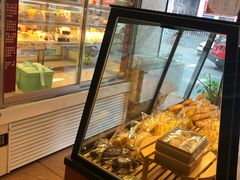 面包甜点陈列柜-顶东面包花园·生日蛋糕(香榭丽店)